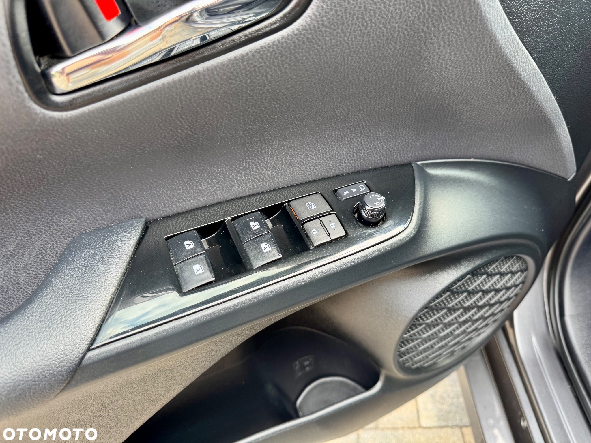 Toyota Prius 1.8 Hybrid Executive - 9
