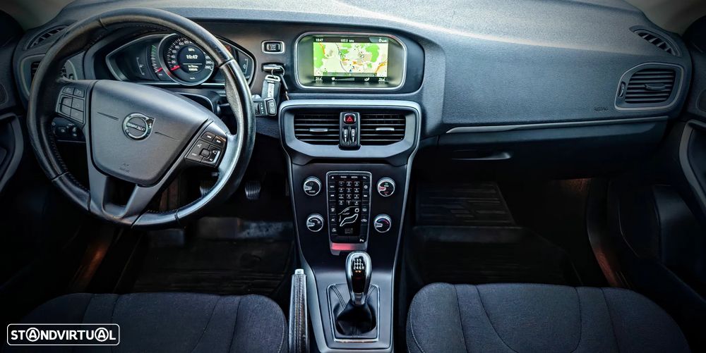 Volvo V40 D3 Momentum - 12