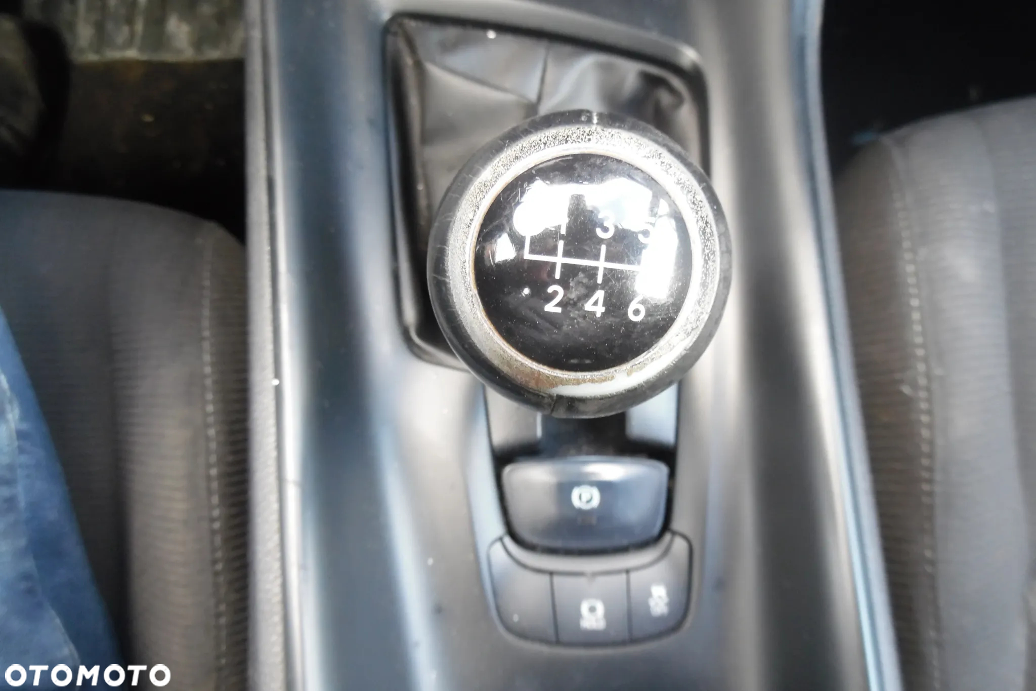 Toyota C-HR 1.2 T Premium - 17