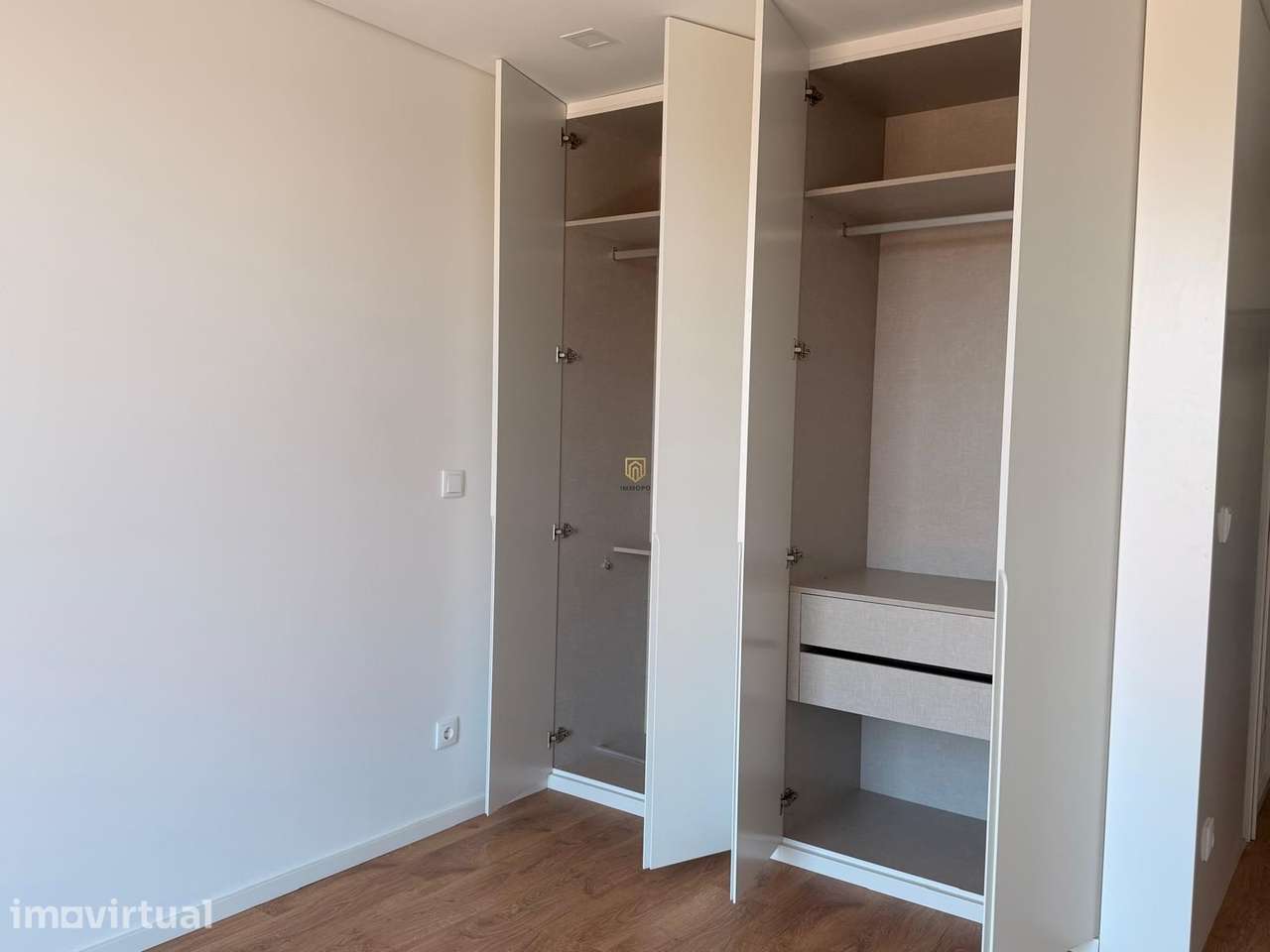 T1 Moderno para Arrendamento no Porto | Varanda e Lugar de Garagem | J - Grande imagem: 5/13