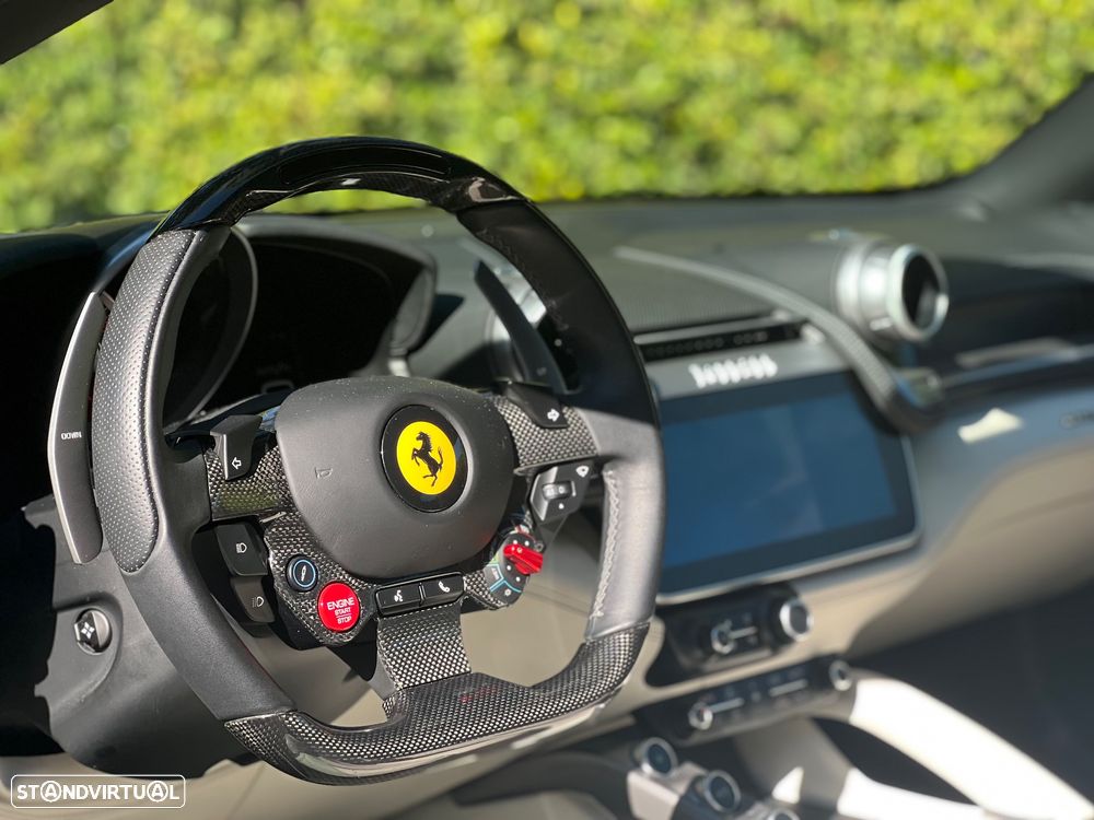 Ferrari GTC4 Lusso - 11