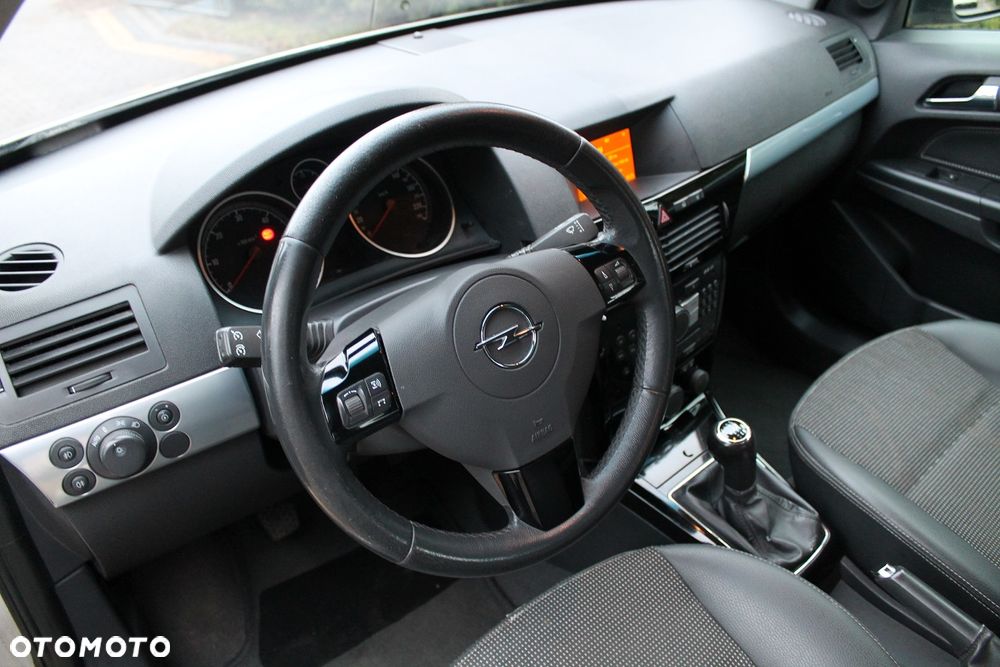 Opel Astra 1.7 CDTI DPF Innovation 110 Jahre - 17