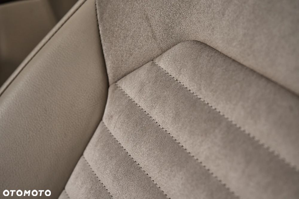 Volkswagen Passat 2.0 TDI 4Mot Highline DSG - 20