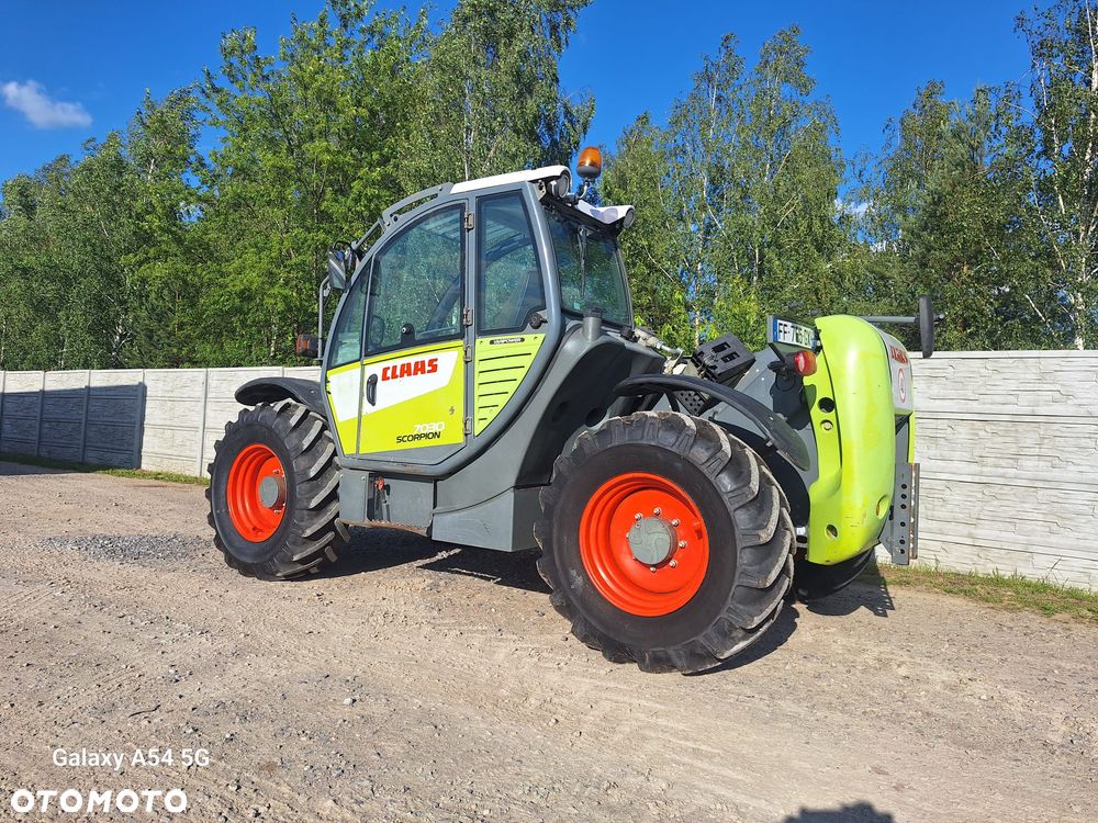 Claas SCORPION 7030 - 4