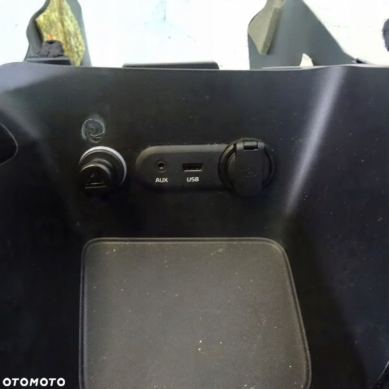 KIA CEED II KOMBI TUNEL ŚRODKOWY USB AUX - 4