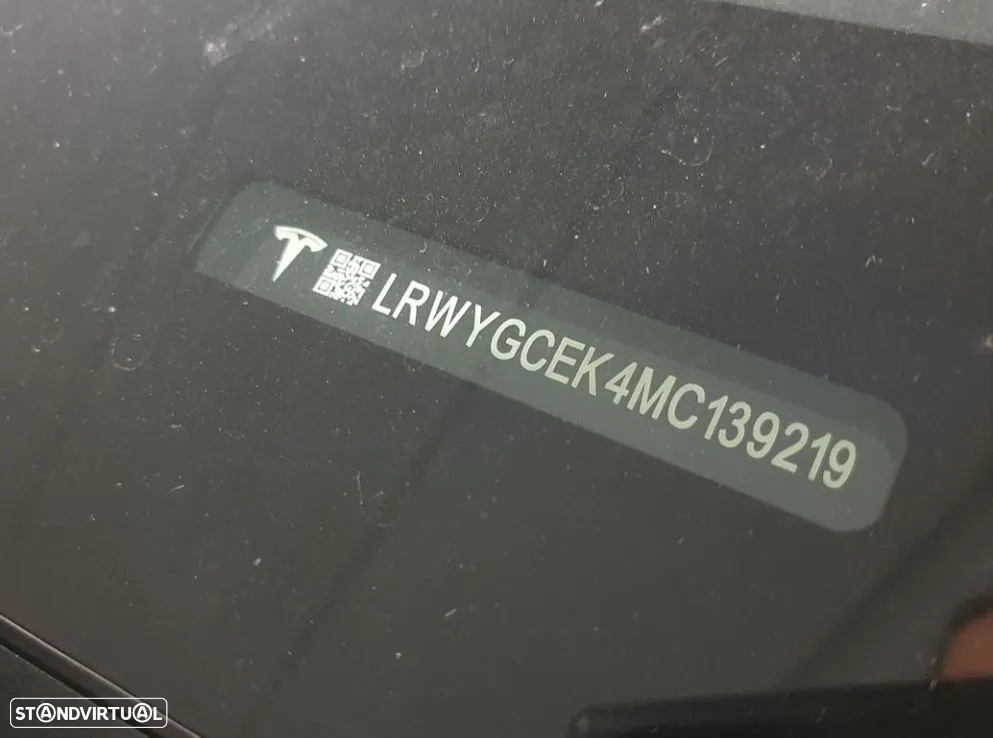 Tesla Model Y Long Range Dual Motor AWD - 11