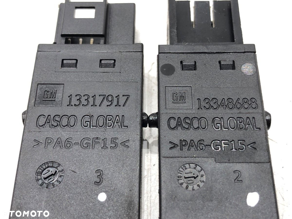 GNIAZDO PORT USB AUX - 121.00 PLN - OPEL ASTRA J (P10) 2009 - 2015 1.6 (68) 85 kW [115 KM] benzyna - 4