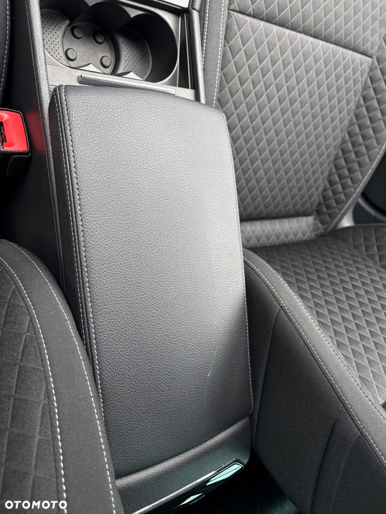 Skoda Superb 2.0 TDI Sportline - 25