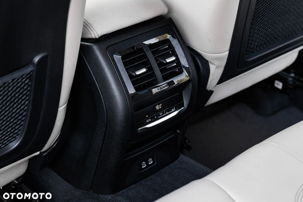BMW X3 xDrive30i Luxury Line - 34