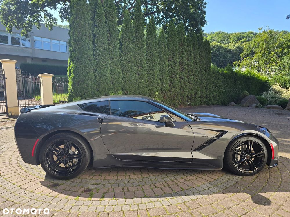 Chevrolet Corvette - 4