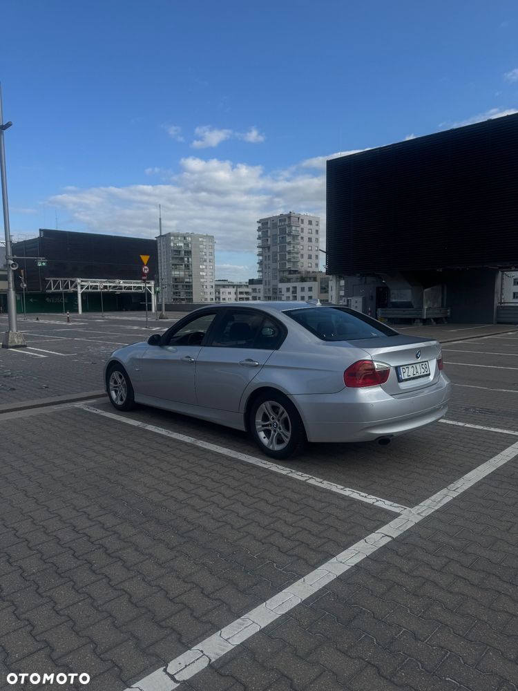 BMW Seria 3 318i - 10
