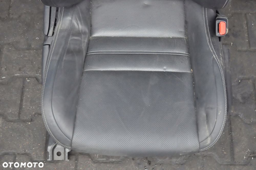 LEXUS IS III PRZEKŁADKA WNĘTRZA FOTELE SKÓRA - 4