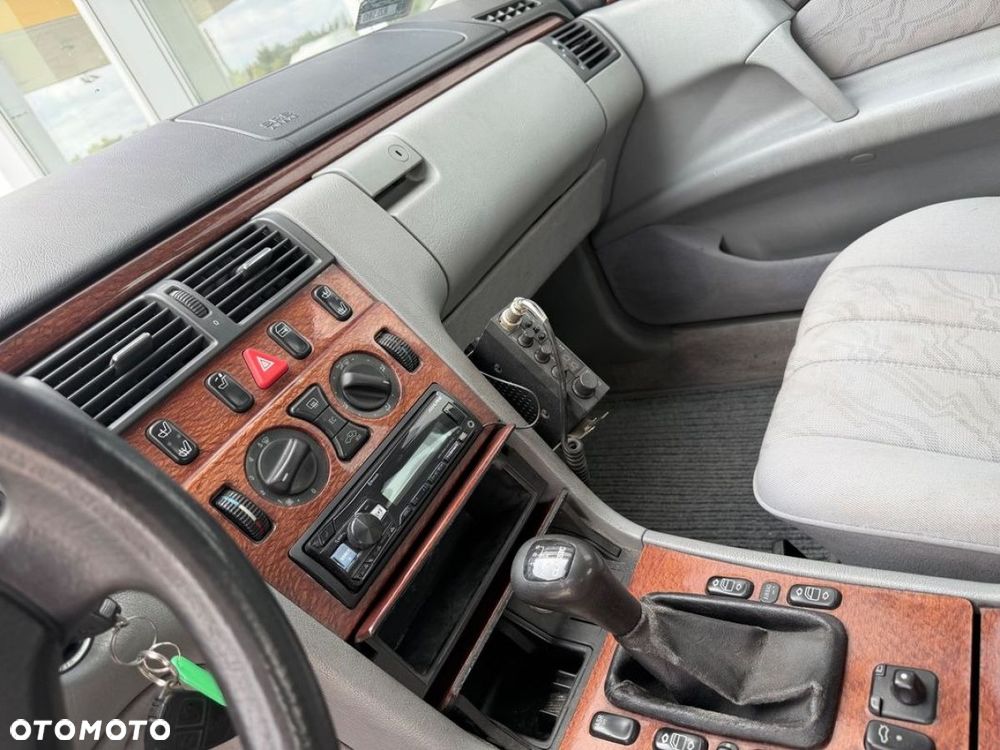 Mercedes-Benz Klasa E 200 CDI Elegance - 15