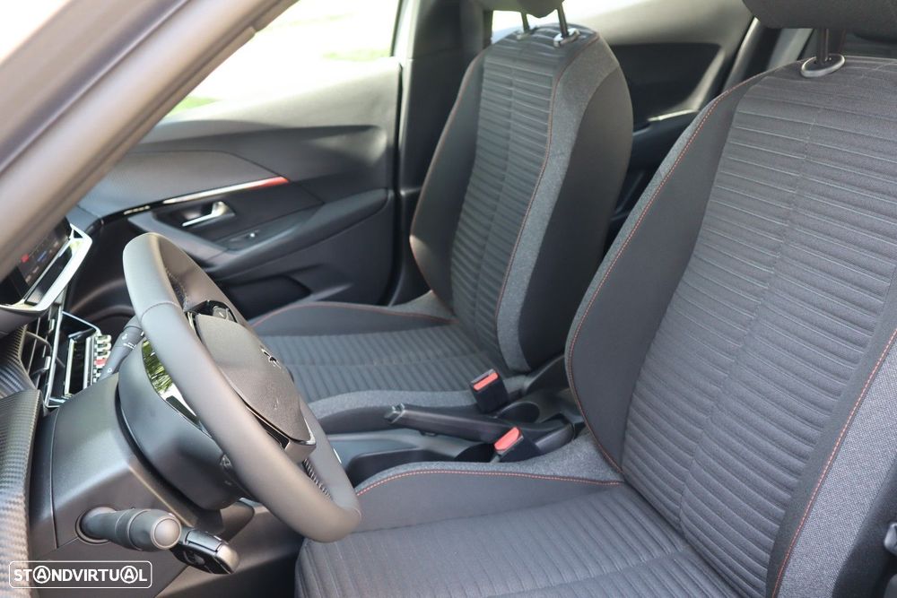 Peugeot 2008 1.2 PureTech Active Pack - 16