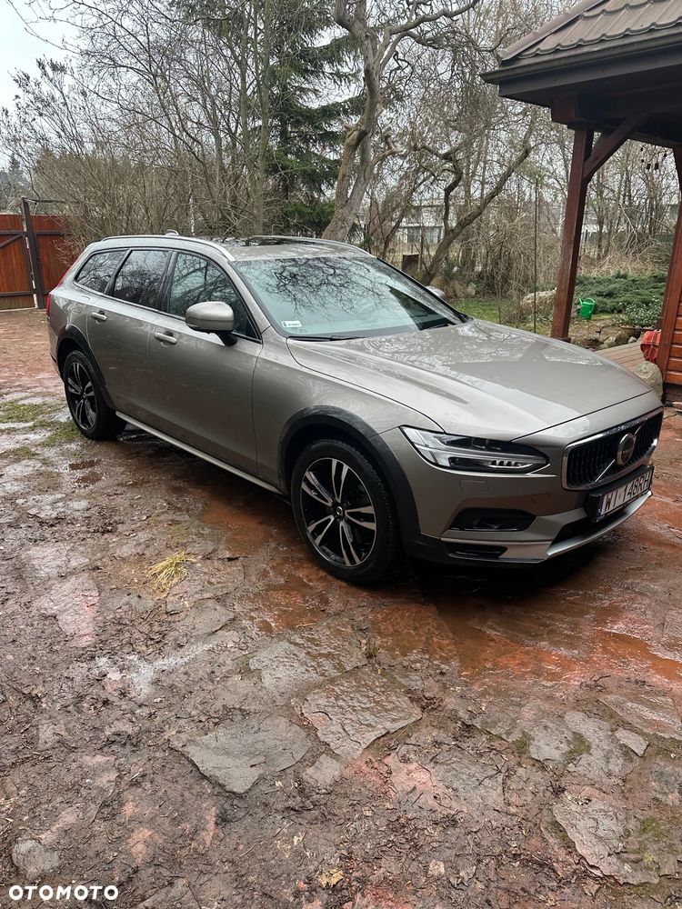 Volvo V90 Cross Country - 4