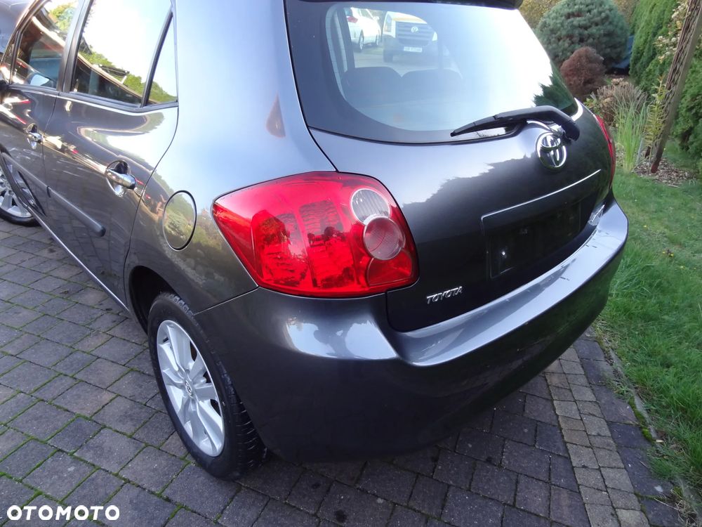 Toyota Auris 2.0 D-4D - 5