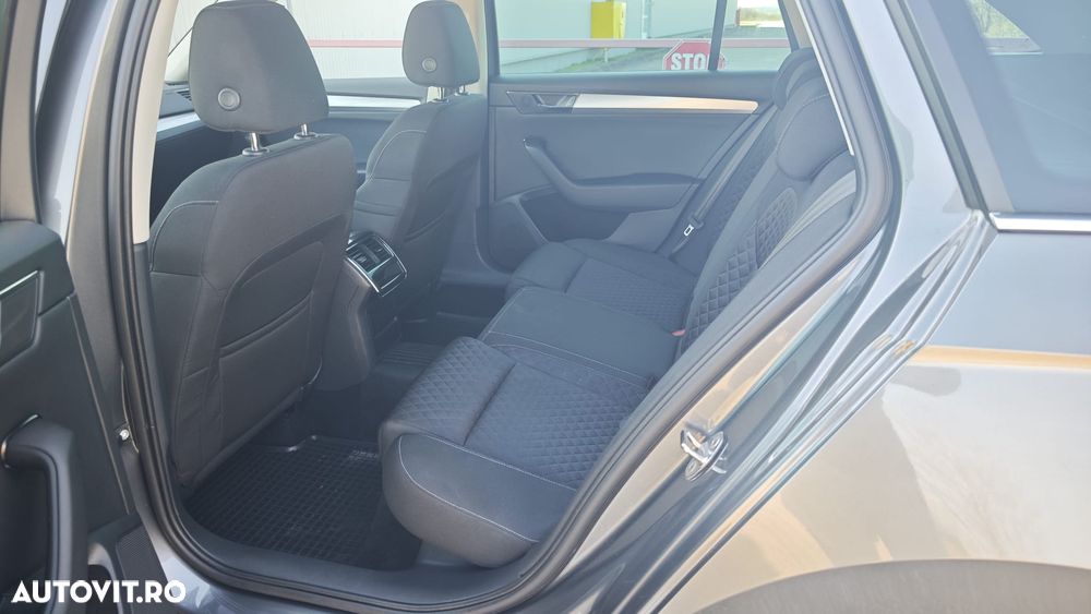 Skoda Superb 2.0 TDI DSG Ambition - 30