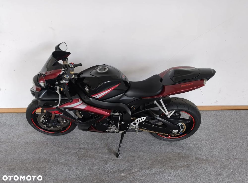 Suzuki GSX-R - 10