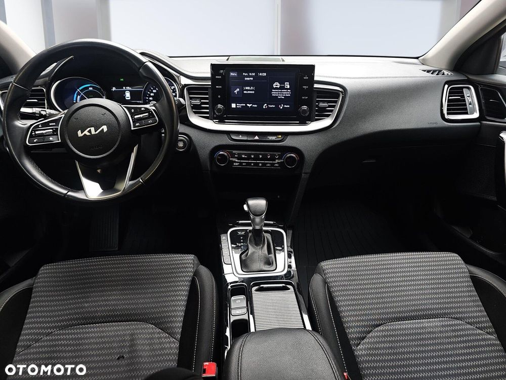 Kia Ceed 1.6 GDI PHEV L DCT - 8