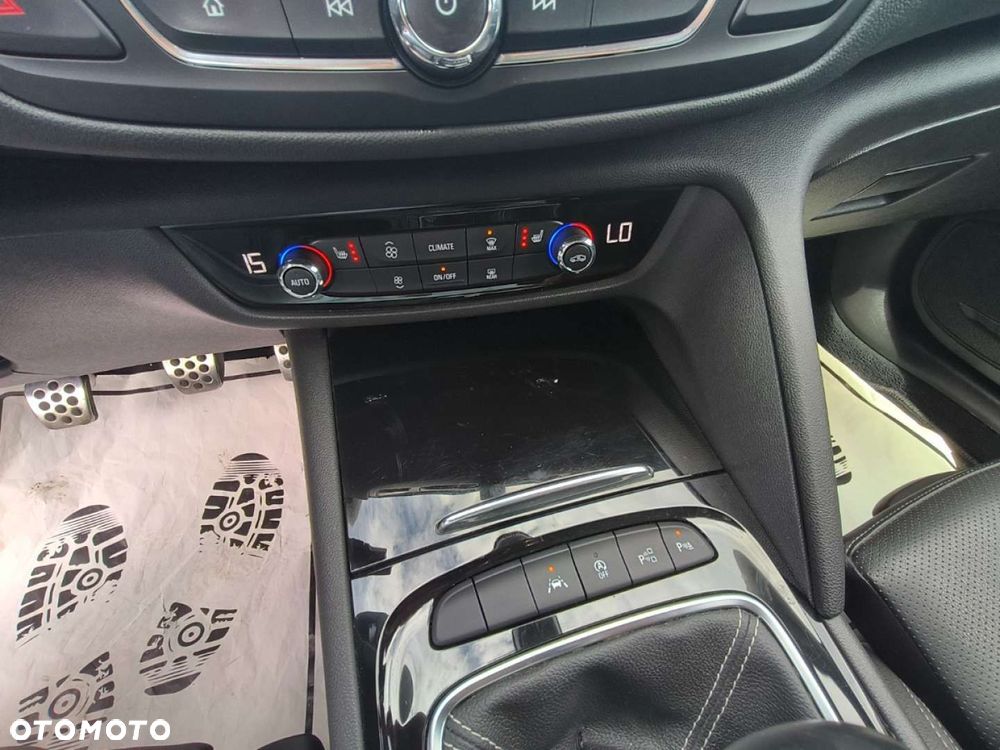 Opel Insignia - 12