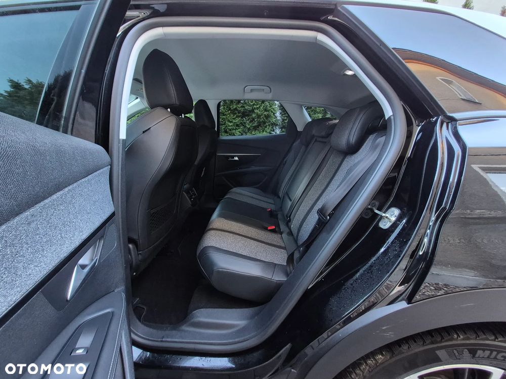 Peugeot 3008 1.6 PureTech GPF Allure S&S EAT8 - 35