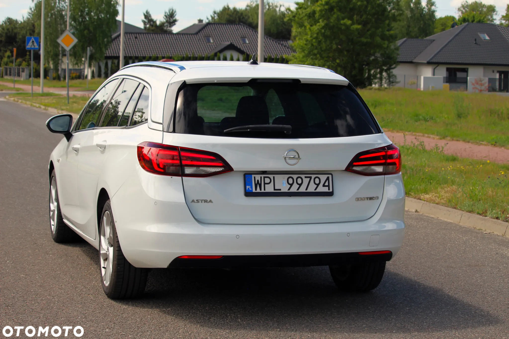 Opel Astra 1.6 D (CDTI) Start/Stop Innovation - 9