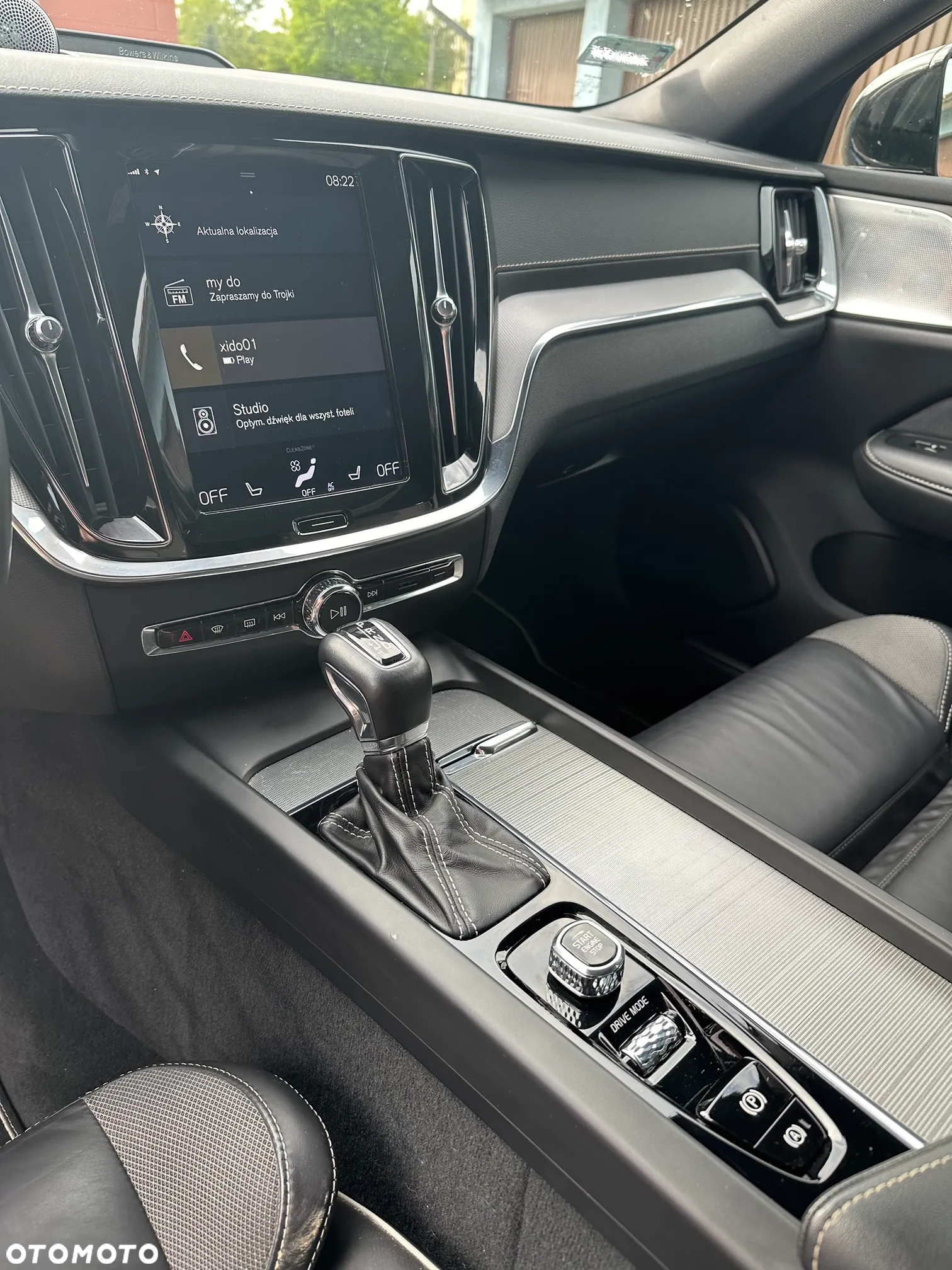 Volvo V60 D4 R-Design - 16
