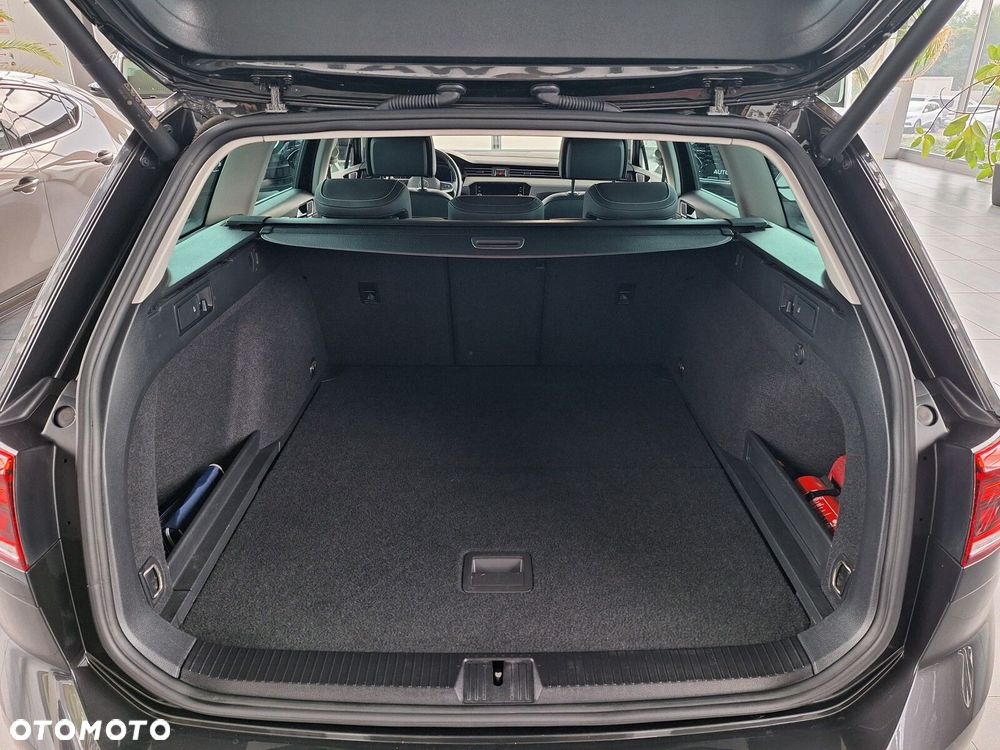 Volkswagen Passat - 18