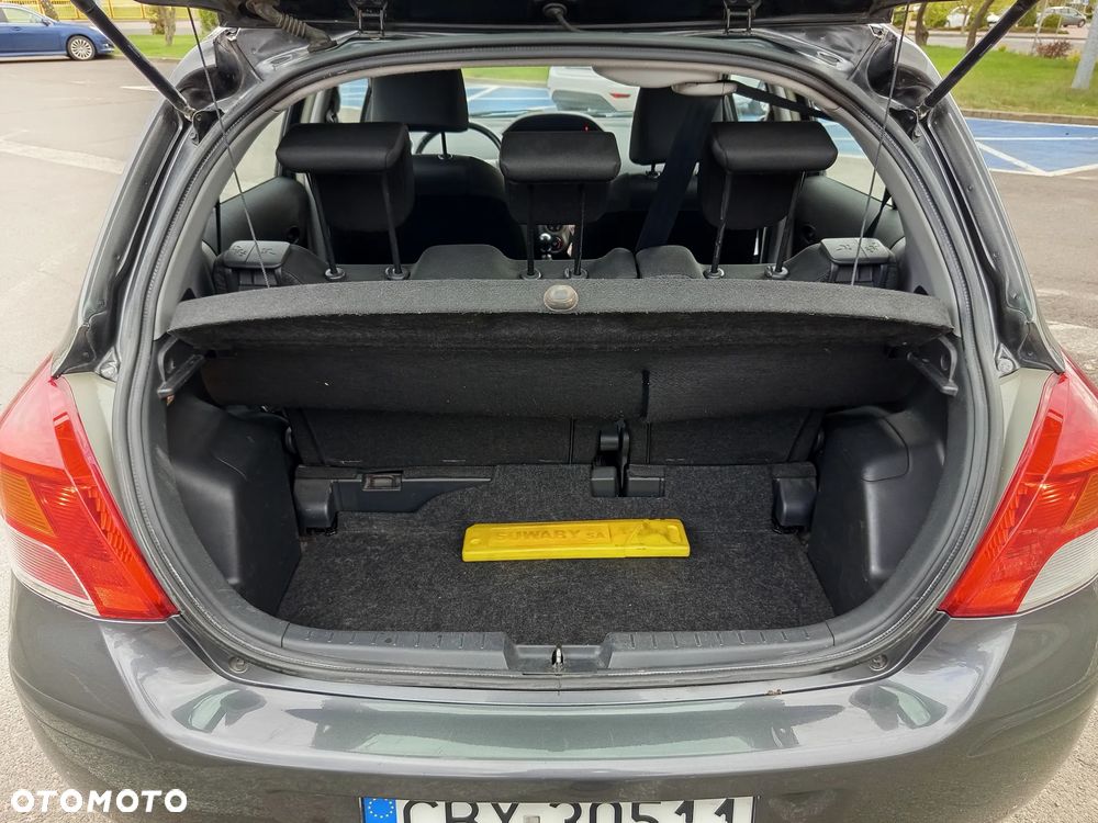 Toyota Yaris 1.33 Luna - 16