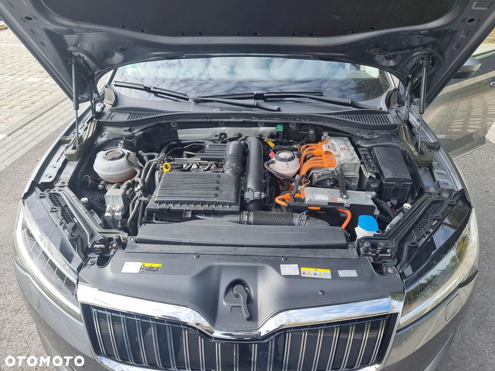 Skoda Superb 1.5 TSI ACT DSG L&K - 9