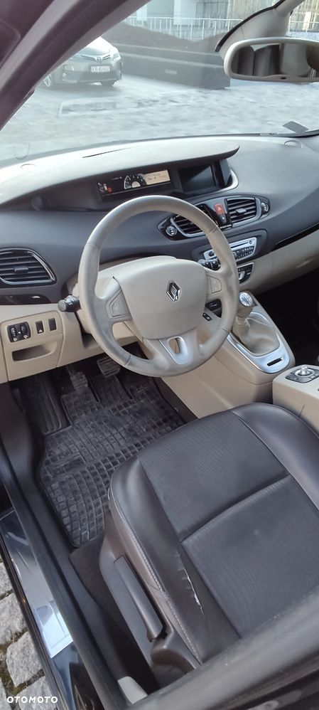 Renault Scenic - 28