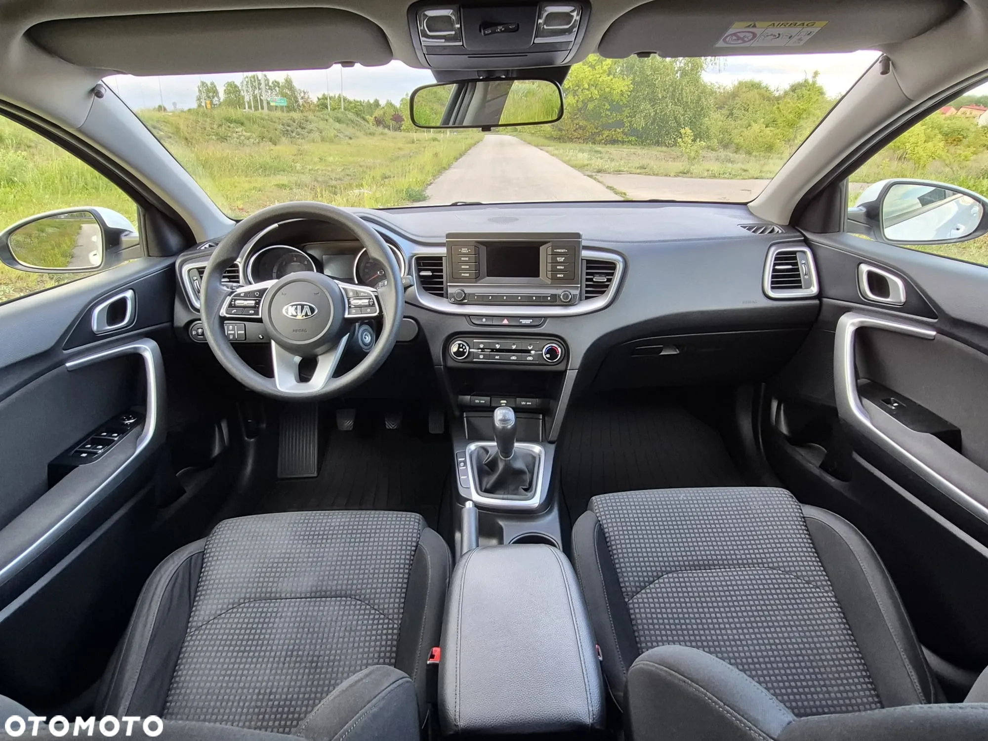 Kia Ceed - 8