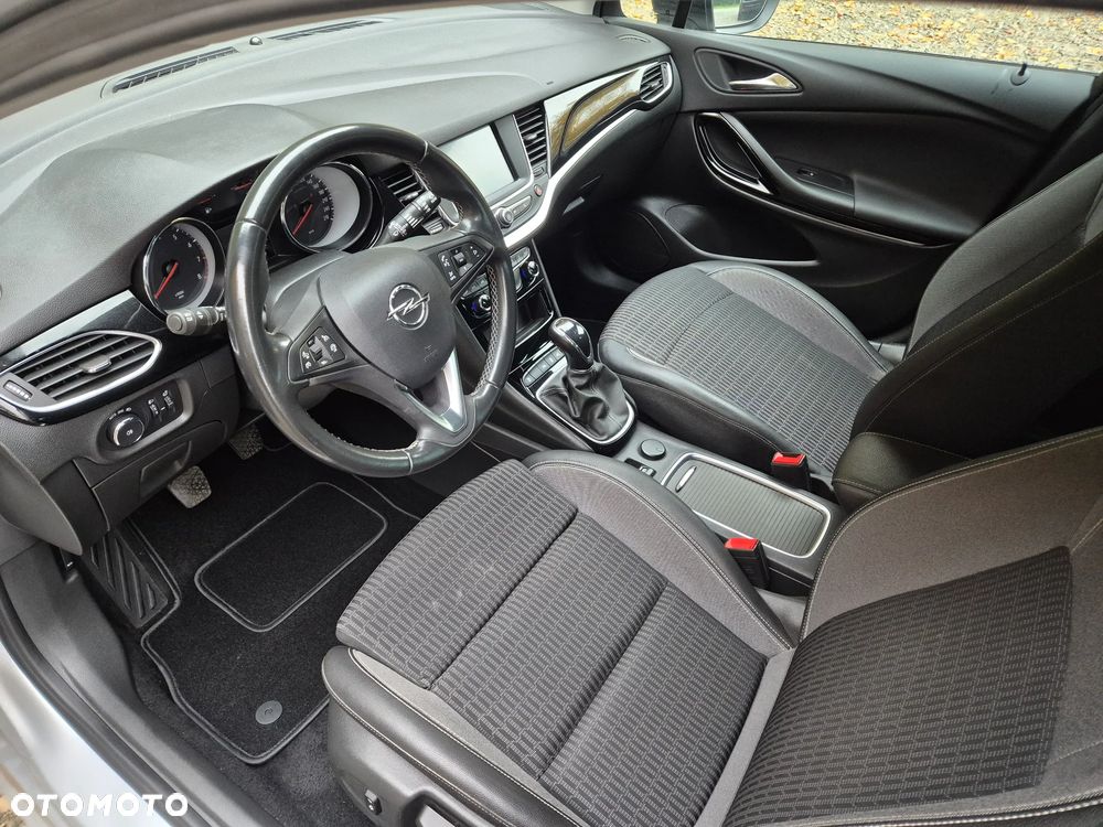 Opel Astra - 32