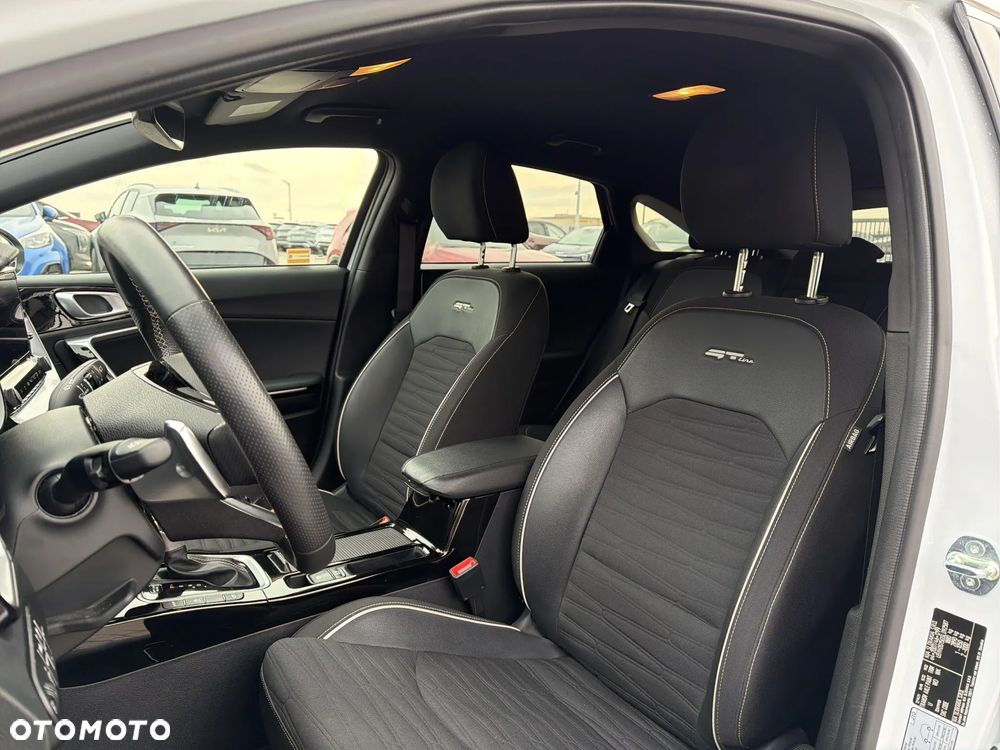 Kia ProCeed - 12