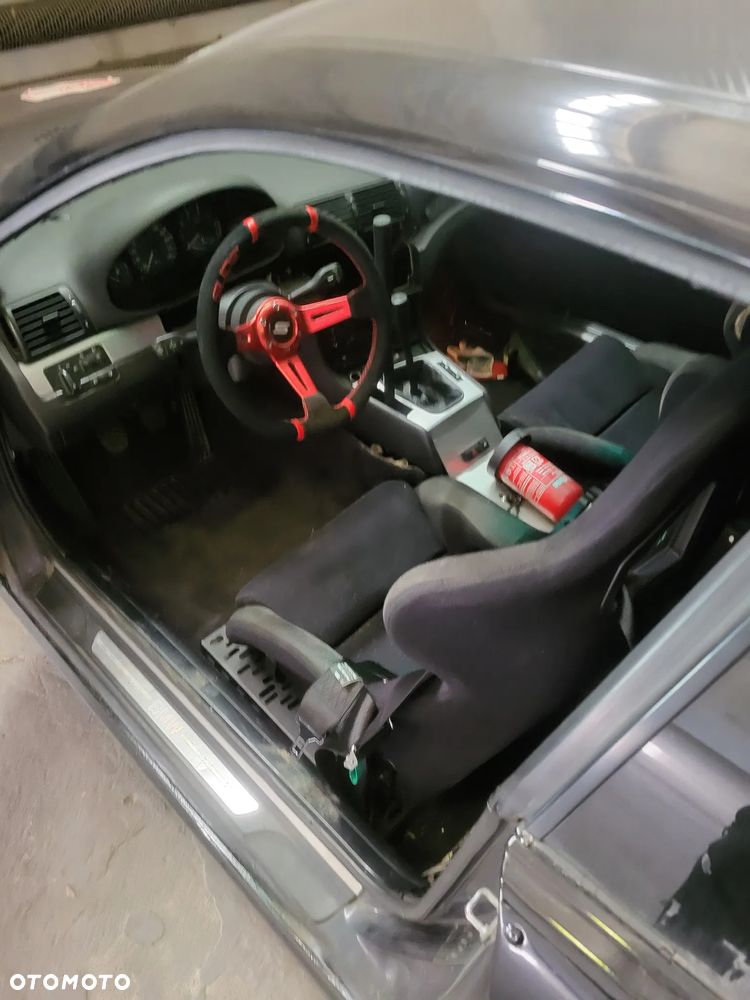 BMW Seria 3 328i - 7