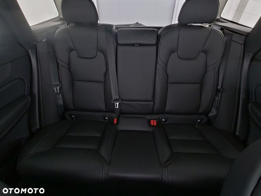 Volvo XC 60 B5 B AWD Plus Dark - 13