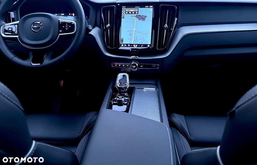 Volvo XC 60 B5 B AWD Geartronic RDesign - 9