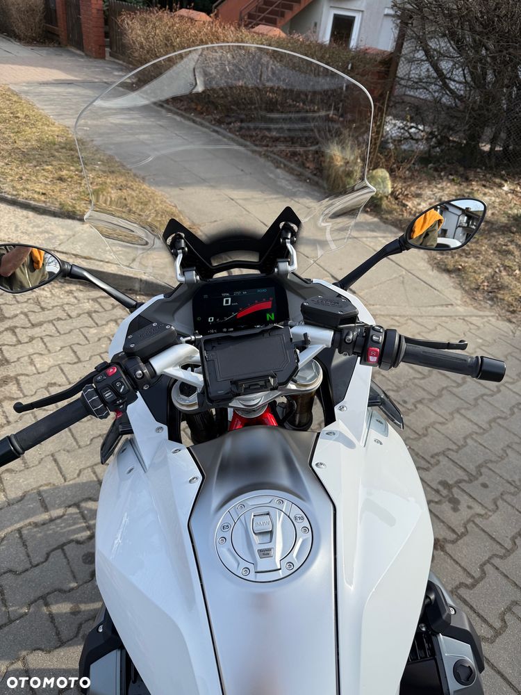 BMW R - 8