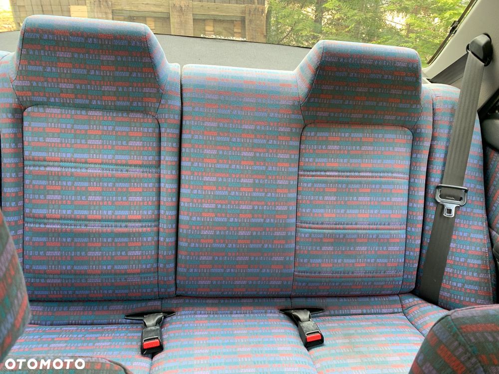 Mazda 323 1.6 GLX - 14