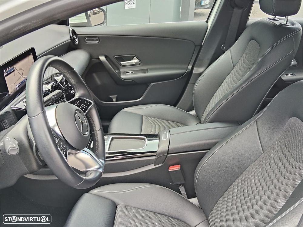 Mercedes-Benz A 200 - 11