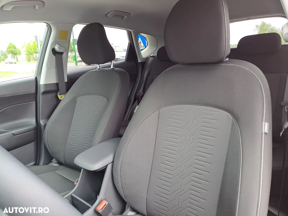 Hyundai KONA - 12