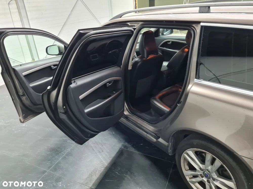 Volvo V70 2.4D Summum - 14