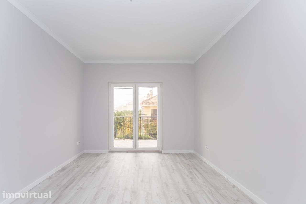 Arrendo Apartamento T1 remodelado - Foros de Amora, Seixal – 700 Eur - Grande imagem: 2/14