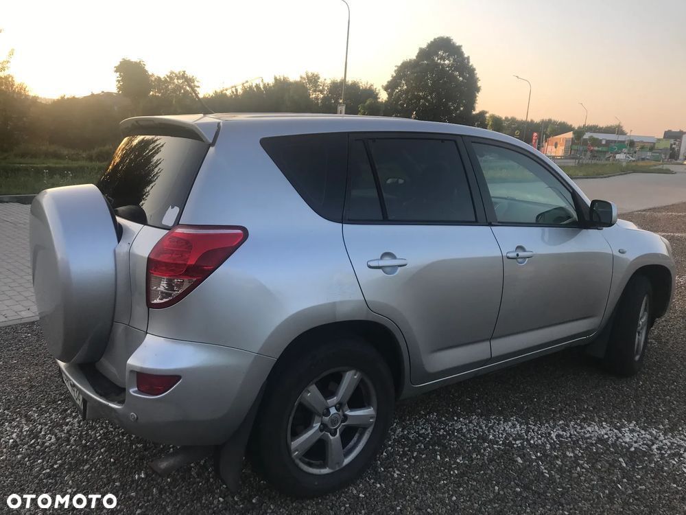 Toyota RAV4 2.2 D-4D 4x4 - 5