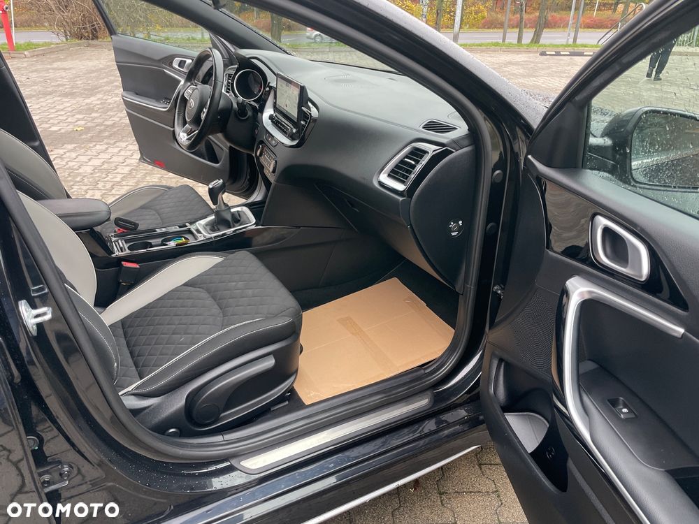 Kia ProCeed 1.5 T-GDI GT Line - 36