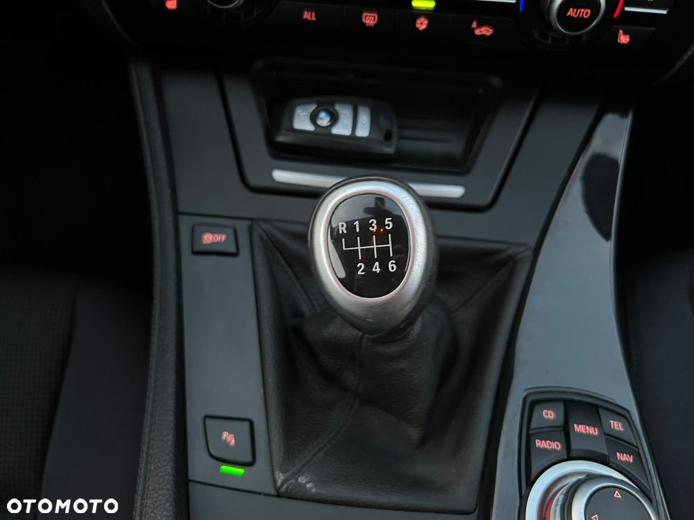 BMW Seria 5 520d Luxury Line - 23