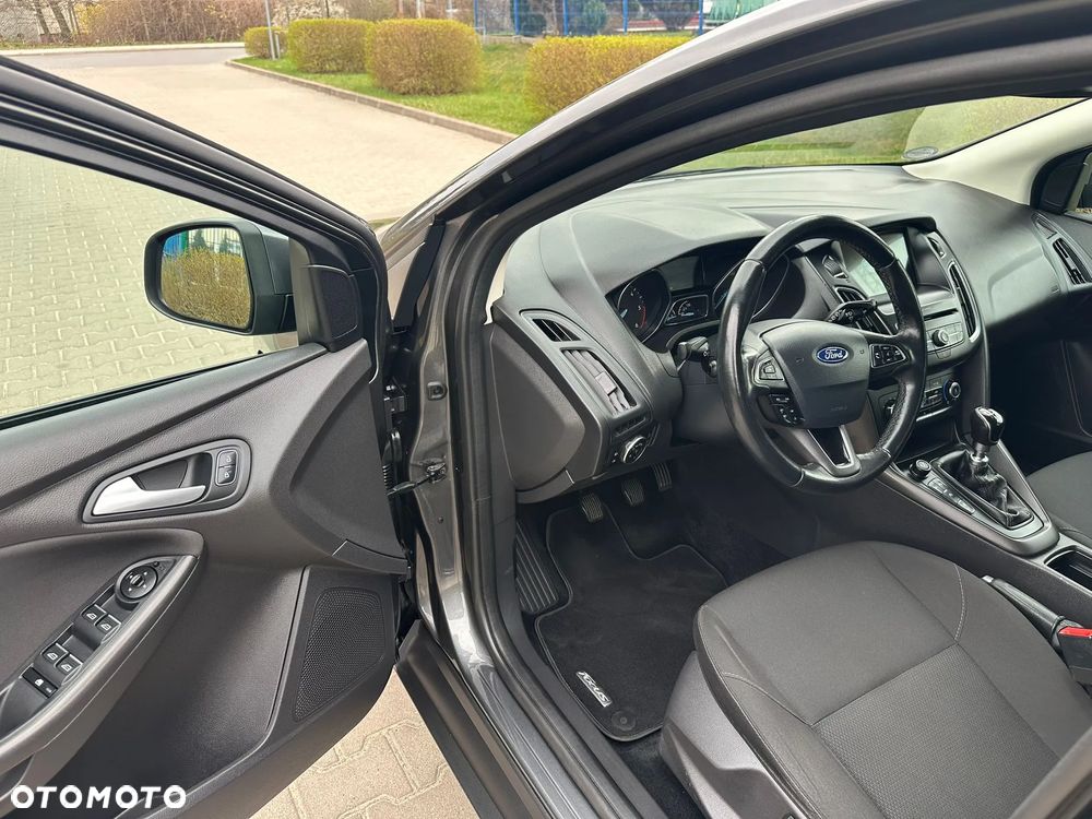 Ford Focus - 12