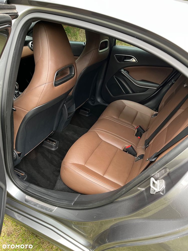 Mercedes-Benz Klasa A 180 CDI (BlueEFFICIENCY) Urban - 12