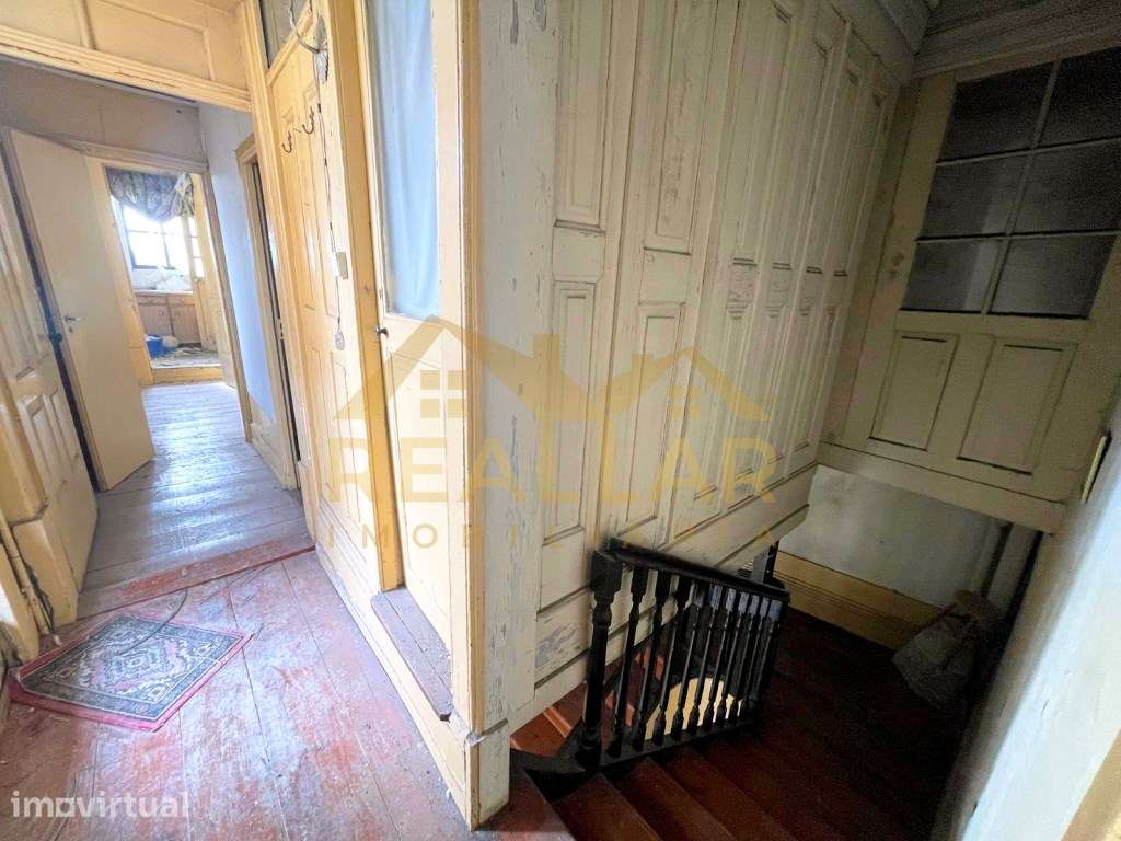 Prédio no centro do Porto com enorme potencial financeiro - Grande imagem: 5/25