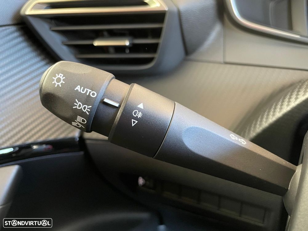 Peugeot 2008 1.2 PureTech Active Pack - 18